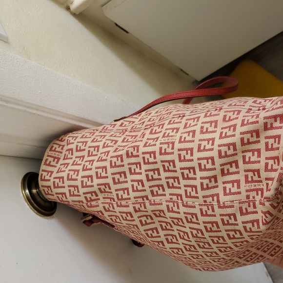 🤩Fendi Zucchino red canvas tote open top middle interior zipper compartment - Picture 13 of 16